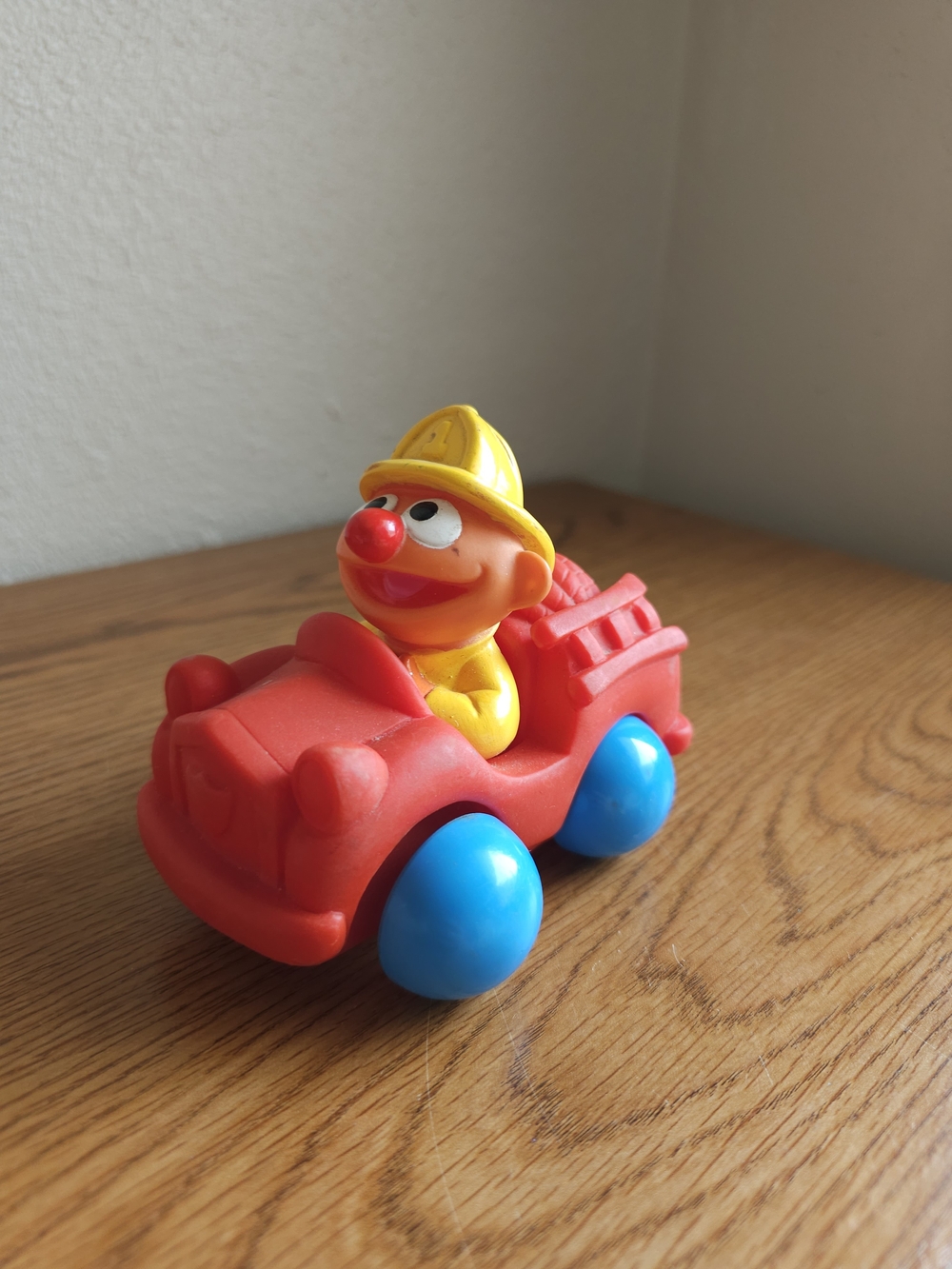4/$10 Ernie In A Fire Truck Sesame Street Toy Vehicle 1994 Vintage Tyco